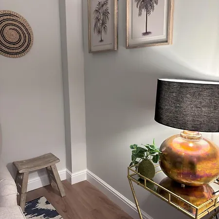 House Apartment *