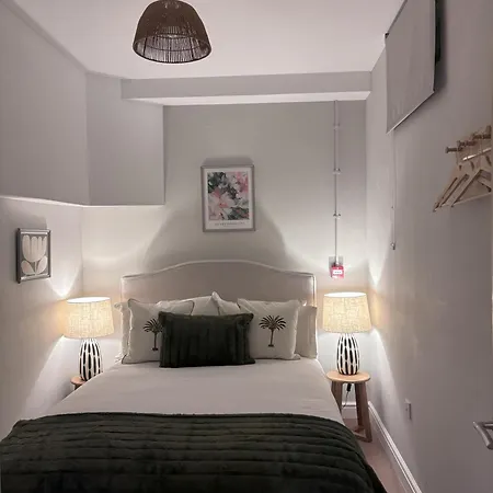 House Apartment *